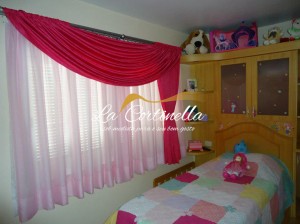 Cortinas para quarto de menina tradicional e o bando em cetim rosa